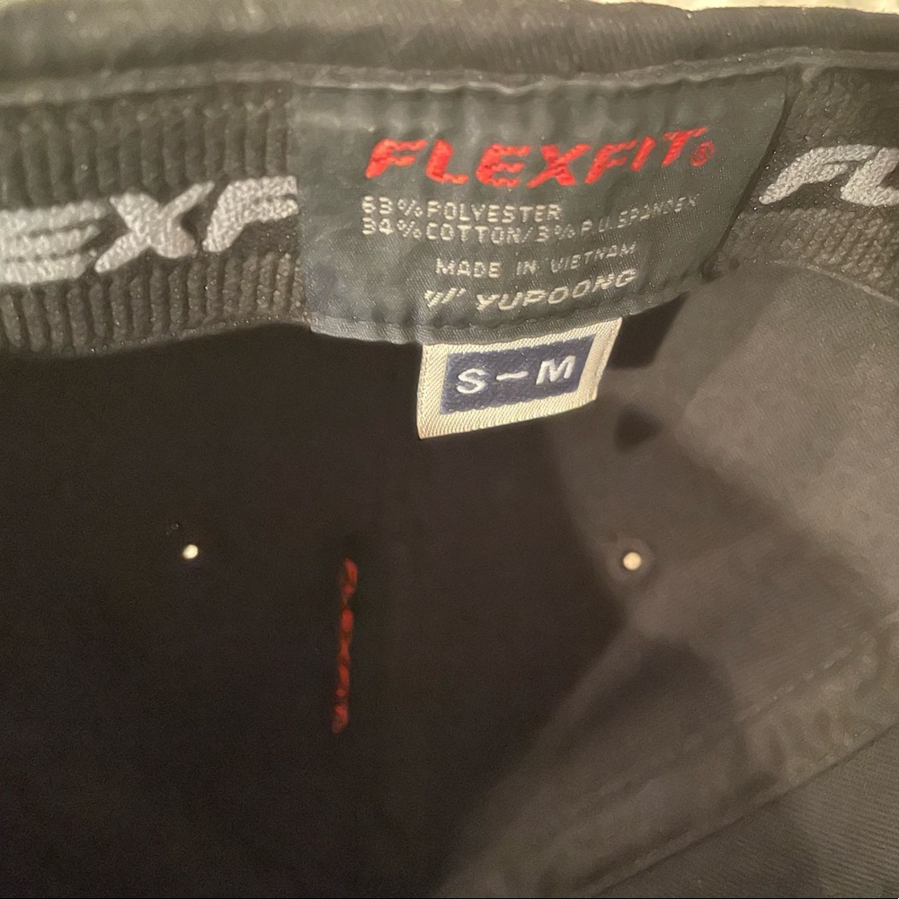 Flex fit hat - Picture 3 of 3